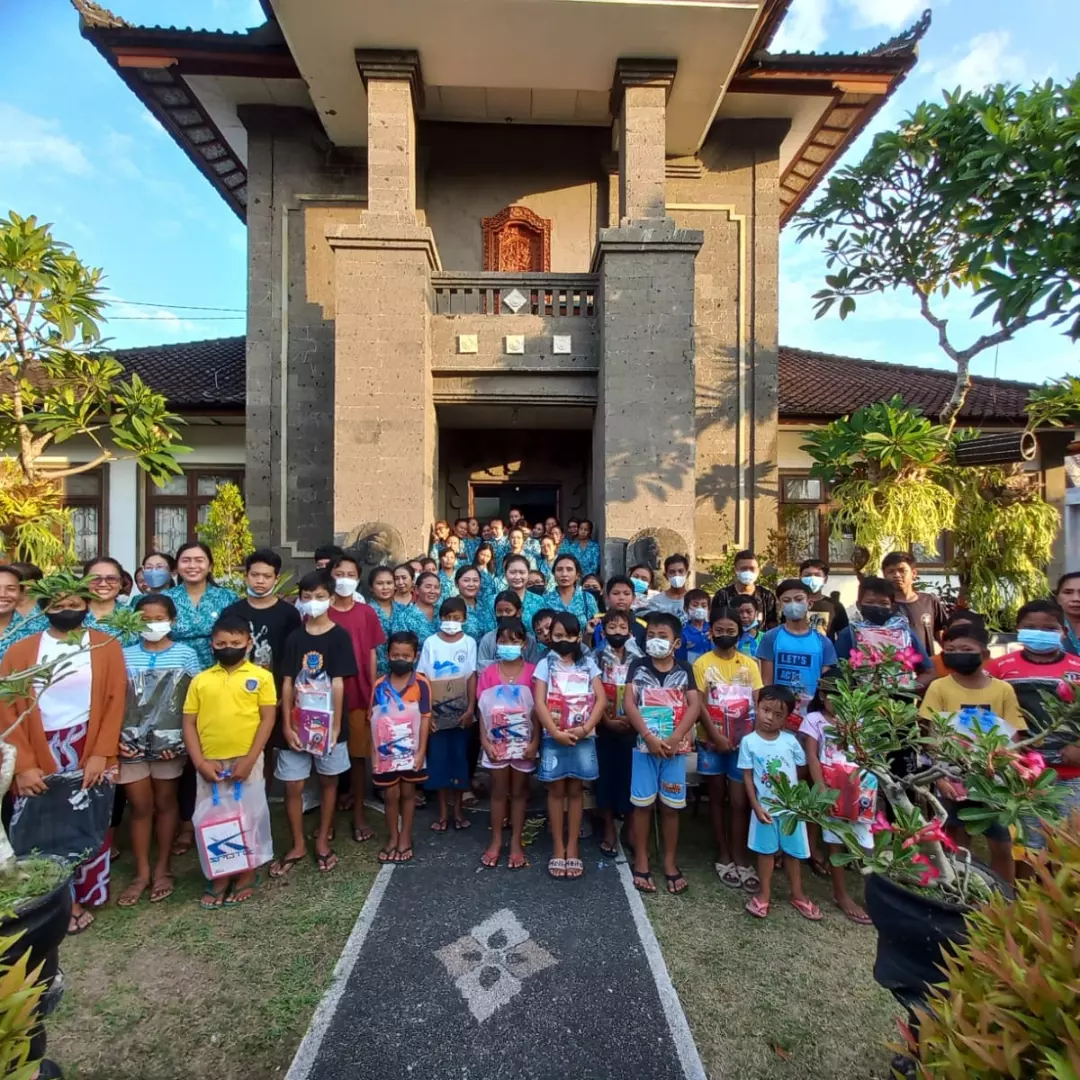 Penyerahan Bantuan Anak Yatim Piatu