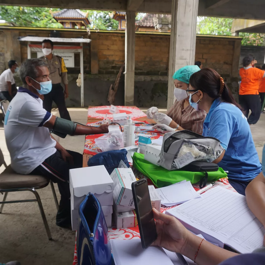 Wujudkan Lansia Sehat, Desa Batuan Laksanakan Posyandu dan Pemeriksaan Kesehatan