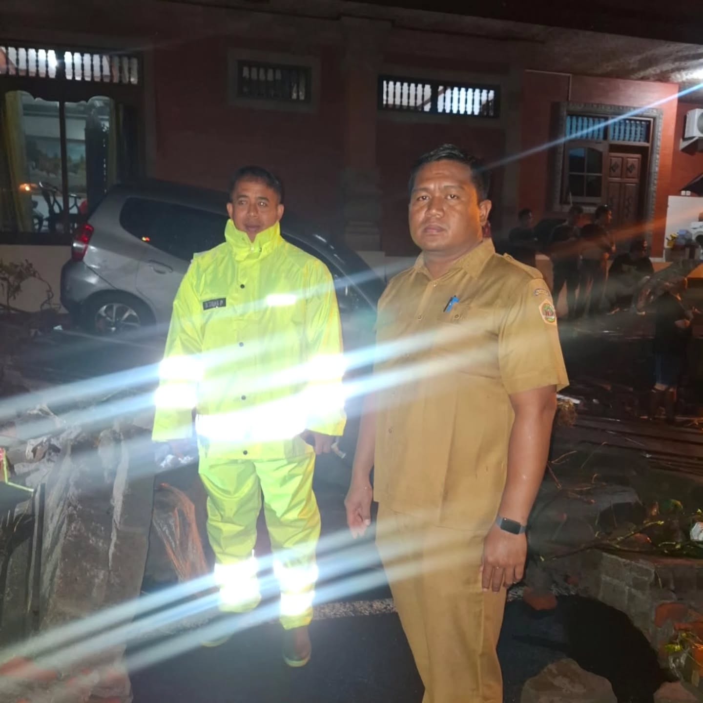 KONDISI BANJIR DI PEREMPATAN DESA BATUAN